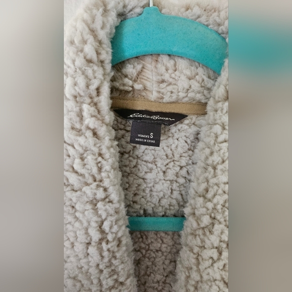 Eddie Bauer Plush Ivory Vest Size Small - Picture 2 of 3